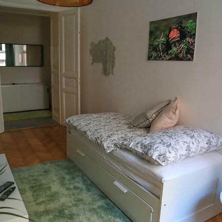 Lovely Apartment In The Heart Of Грац Экстерьер фото