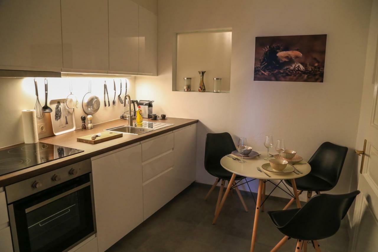Lovely Apartment In The Heart Of Грац Экстерьер фото